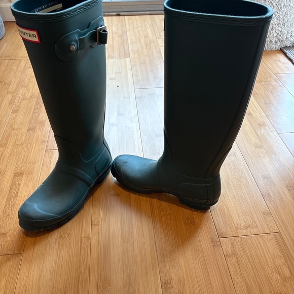 HUNTER RAIN BOOTS size 6 - Picture 2 of 3